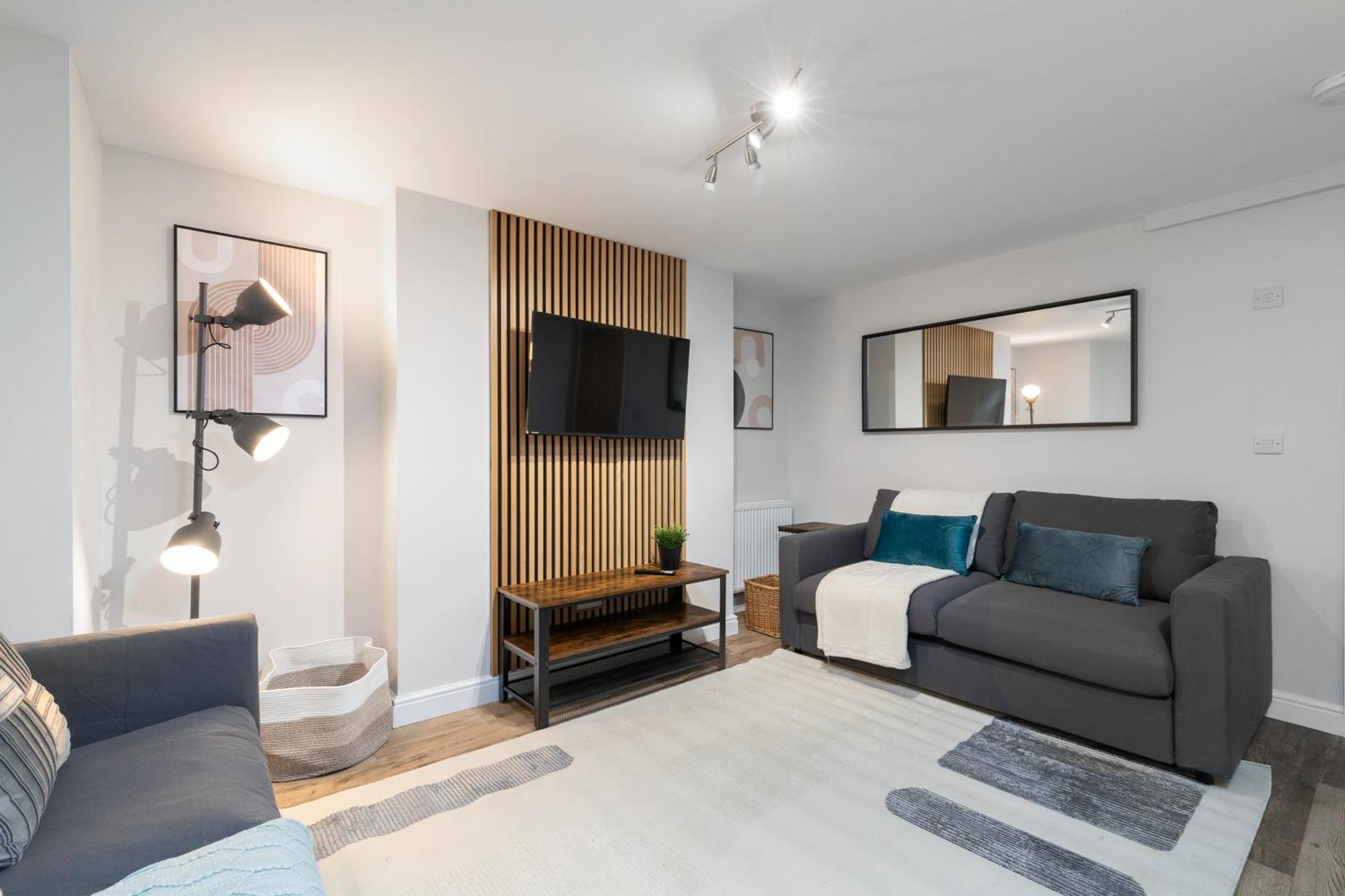 Luxury Lower-Level One Bed Apt Лидс Экстерьер фото